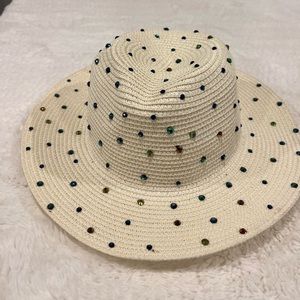 Beach sun hat with sequin embellishment